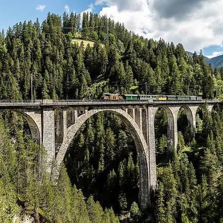 Boutique-hotel Garni Bellevue Davos 维森