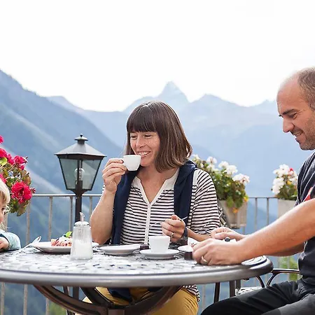 فندق Boutique-hotel Garni Bellevue Davos 3*