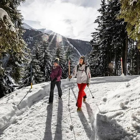 Boutique-hotel Garni Bellevue Davos 酒店 3*